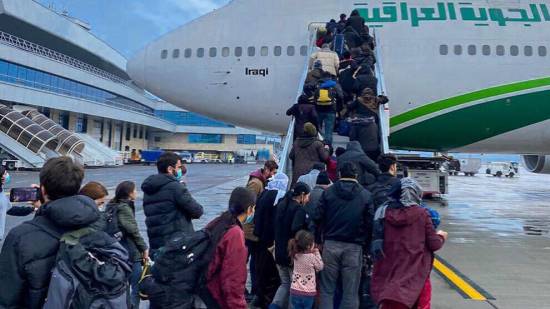 1,800 Iraqi refugees return home from Belarusian border: Airline