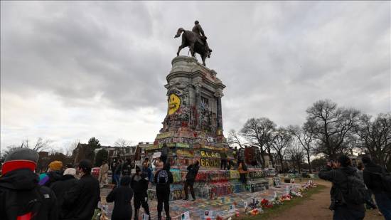 US state of Virginia to pull down major Confederate monument