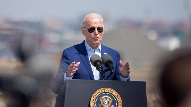 Biden seeks to revive climate agenda as heatwaves batter US, Europe