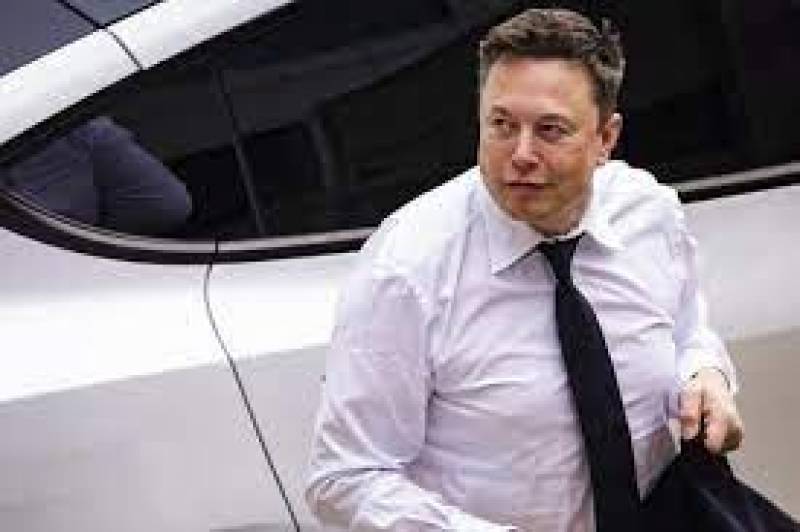 Elon Musk’s conduct, social media antics turn owners, would-be buyers against Tesla