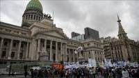 Argentines protest against IMF agreement outside Congress