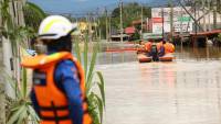 14 dead in ongoing Malaysia floods