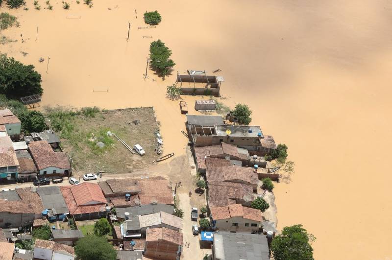 Heavy rains burst dam in Brazil's Bahia, prompt evacuations