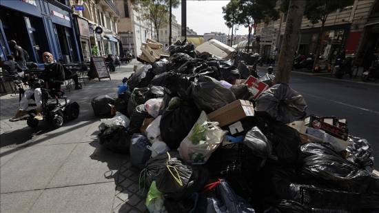 Marseille filled with garbage as collectors in French city continue strike