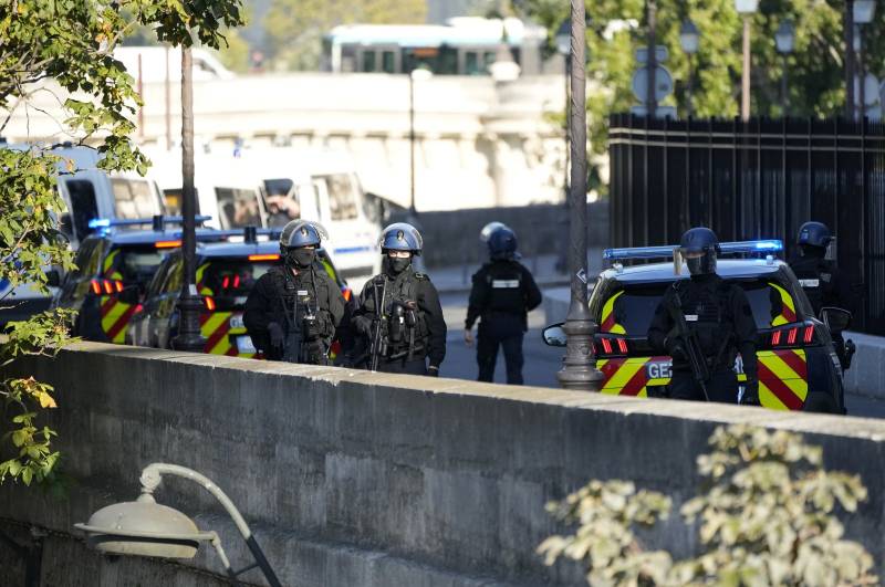 Female terror suspect tries to flee French prison using bedsheets