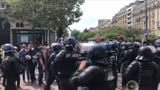 Anadolu Agency correspondent manhandled by police during protests in France