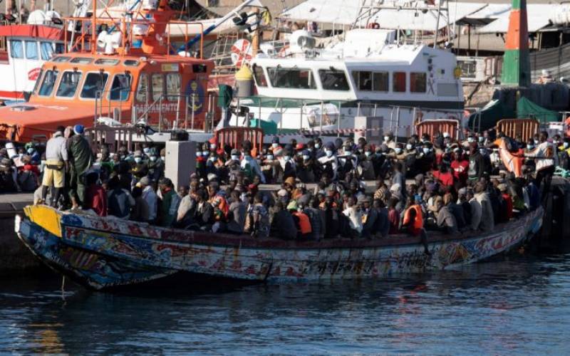 Hundreds of African migrants reach Canary Islands