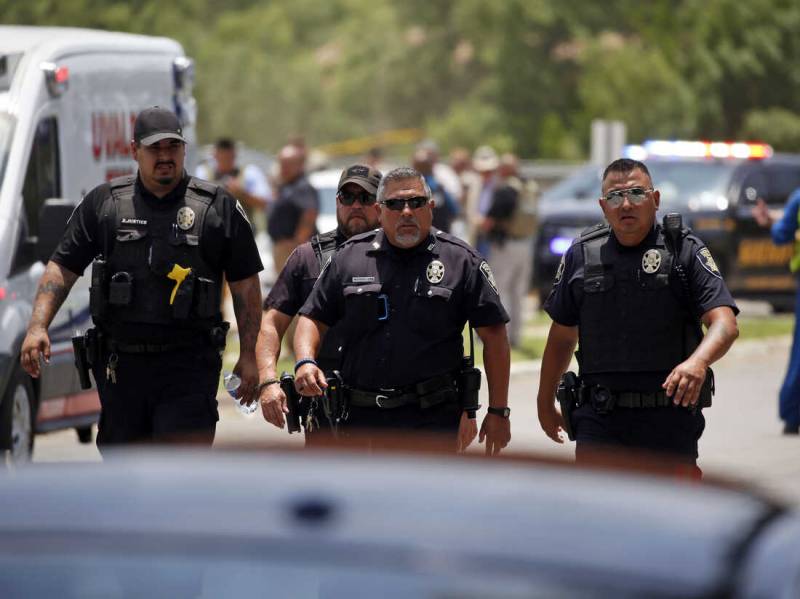2 killed, 3 cops injured in yet another Texas shooting