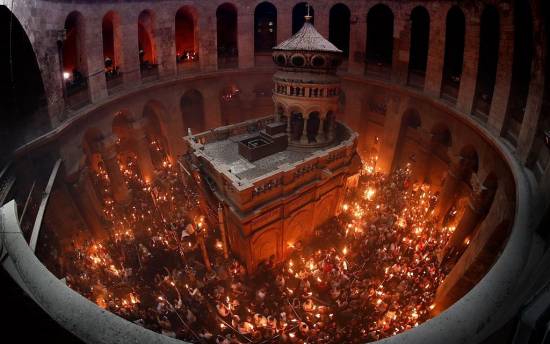 Zionist entity blocks some Christians from Holy Fire ceremony