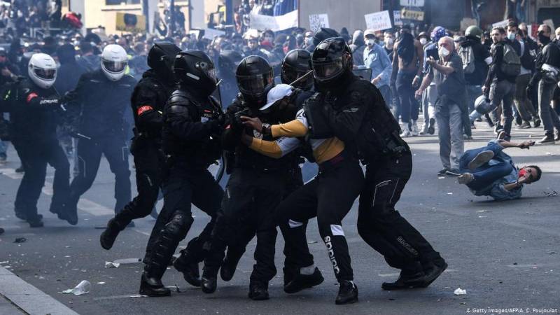 'France shows aggressive behavior, violates int'l law'