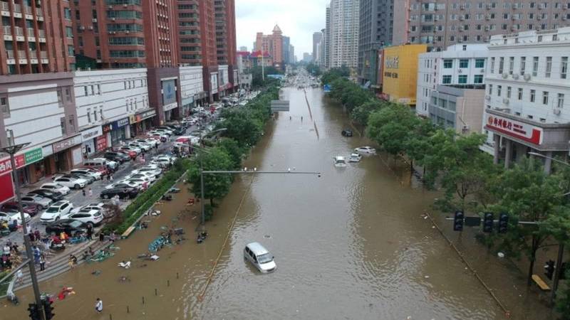 China floods: Toll rises to 33 as flash floods force thousands to evacuate from Henan province