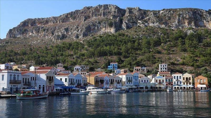 Fighting COVID surge, popular Greek island put on curfew