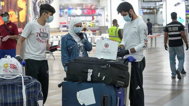 Kuwait bans travel for unvaccinated citizens