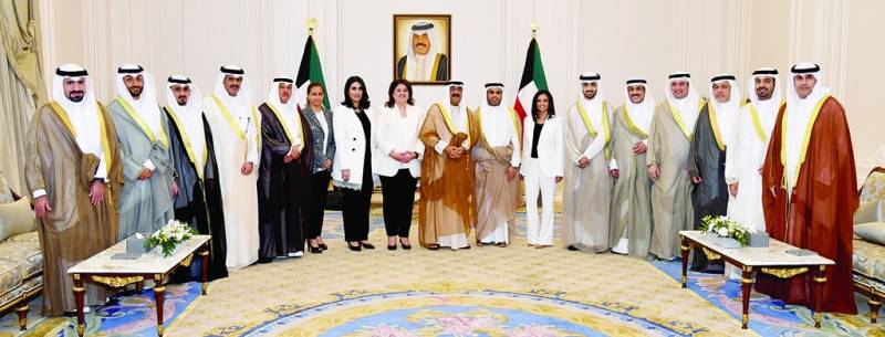Kuwait Crown Prince receives Municipal Council members