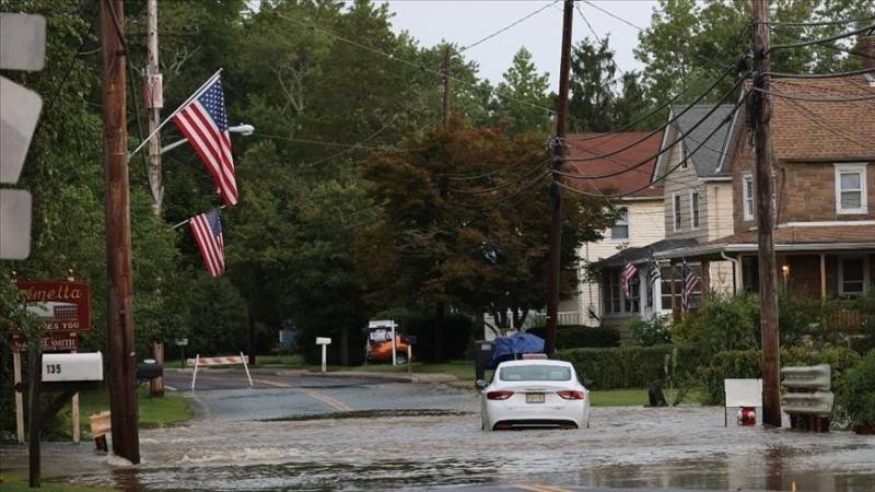 Extreme weather hits US with fires, flooding, heat