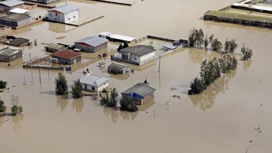 Flash floods kill over a dozen, sweep away cars in southern Iran