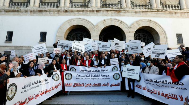 Tunisian judges to strike for a week in protest over purge