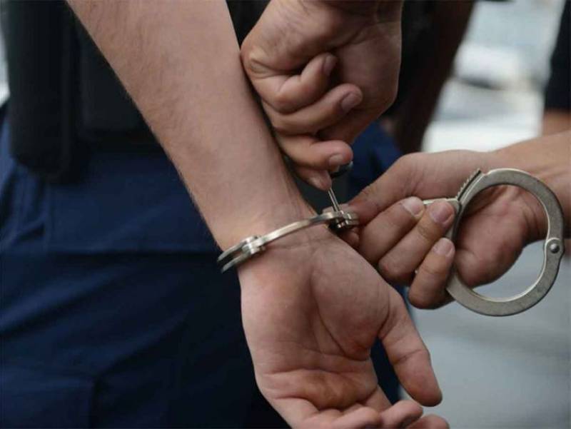 Kuwaiti citizens arrested for illegally taking salaries