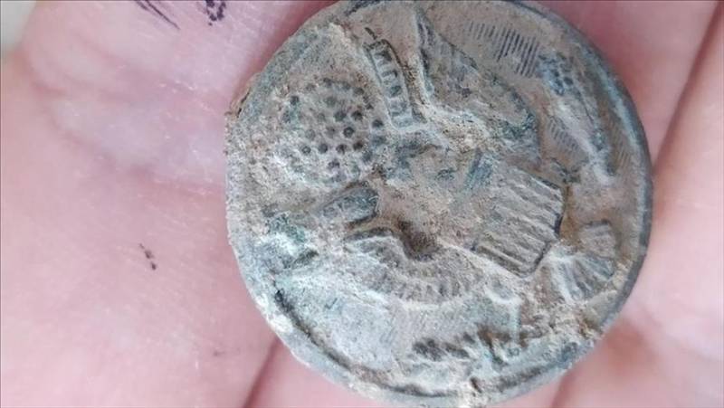 Badge found in Turkey’s historical Zerzevan Fortress arouses curiosity