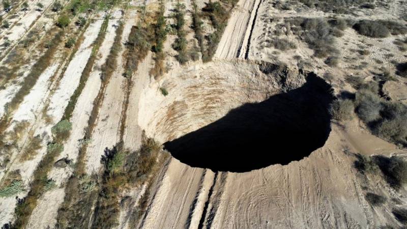 Chile investigates massive sinkhole