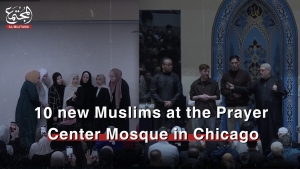 10 new Muslims at the &quot;Prayer Center&quot; Mosque in Chicago