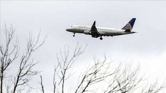 United Airlines becomes 1st carrier to require vaccines for employees