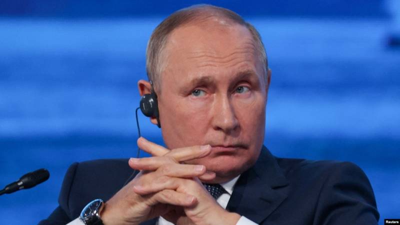 Five Russian officials arrested for proposing to remove Putin from power, charge him with treason