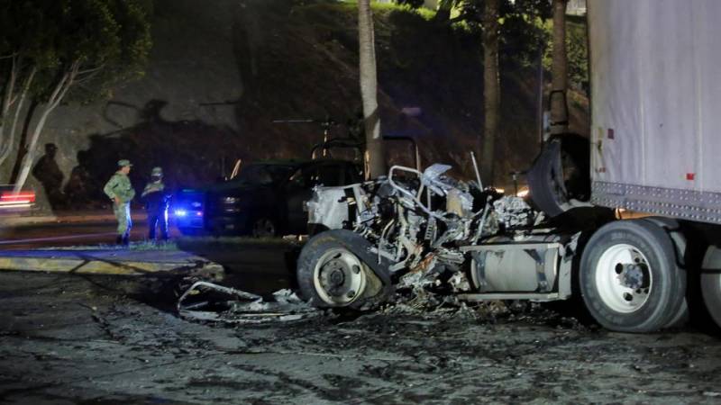 &#039;Drug gangs&#039; in Mexico border cities burn vehicles, set blockades