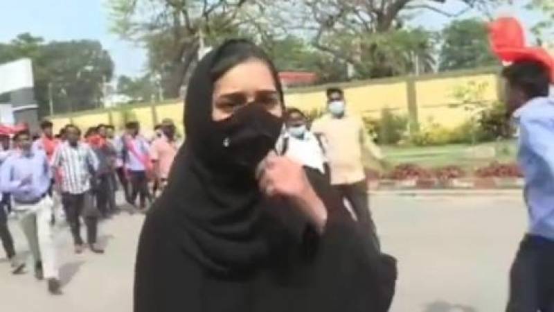 Heckled over hijab, Indian Muslim college girl says 'not scared'