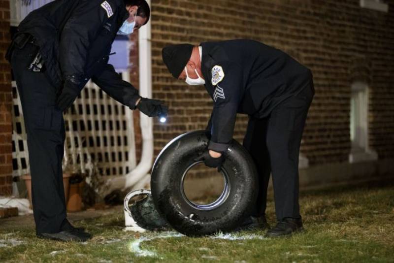 US: Tire falls from small plane into Chicago neighborhood