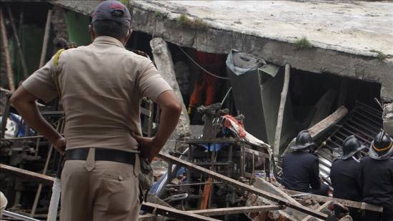 Building collapse in Indian city of Mumbai kills 11