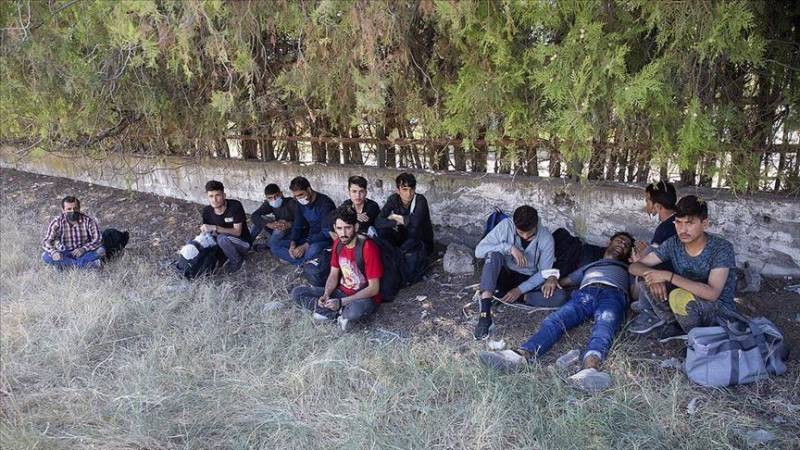 Some 11 irregular migrants held in northwest Turkey