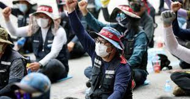 South Korea trucker strike enters seventh day as economy faces risks