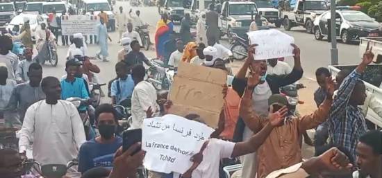 Hundreds stage anti-French protest in Chad