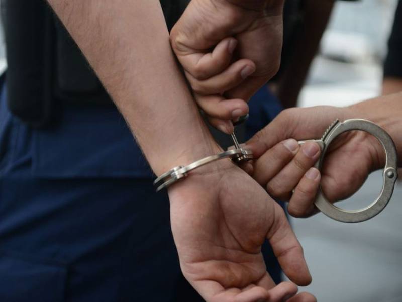 Two Bangladeshis arrested for practising medical profession with fake degrees
