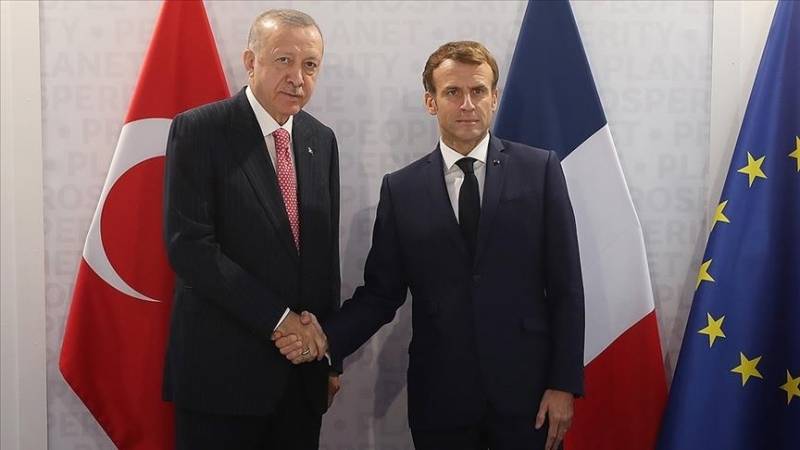Turkish, French presidents discuss war in Ukraine, bilateral ties