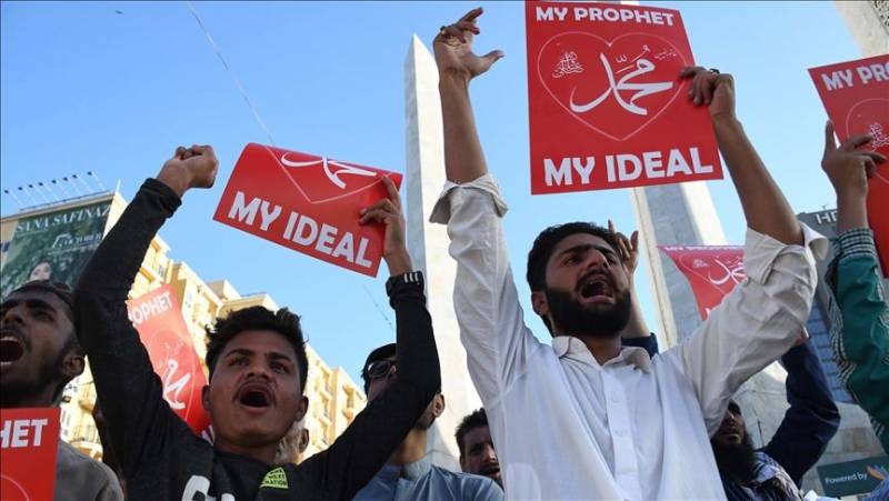 Pakistan: Hundreds rally against France anti-Islam wave