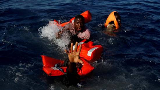 Multiple casualties as boat sinks off Libya