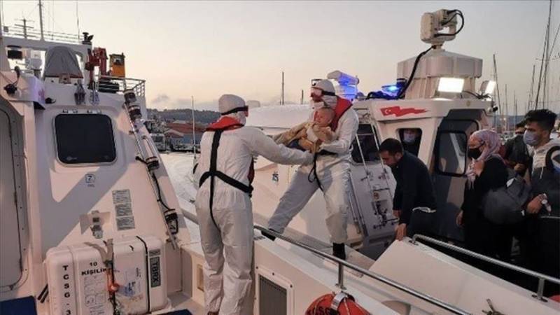 10 asylum seekers rescued off Aegean coast