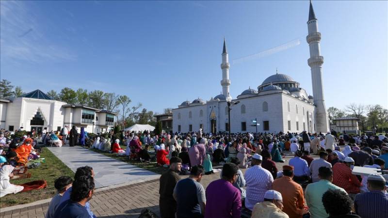 'Eid Mubarak': Thousands gather for Muslim holiday prayers in US state of Maryland