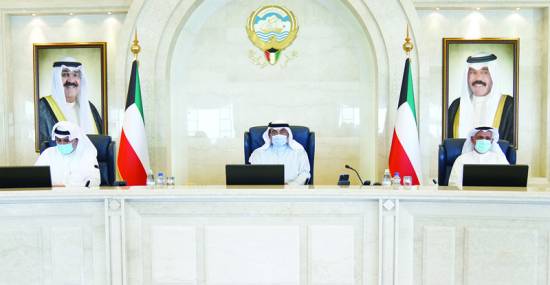 Cabinet urges public in Kuwait to receive anti-COVID vaccine