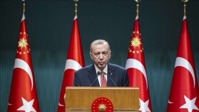 Turkish president vows to introduce new &#039;civilian&#039; constitution