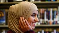 US school writes up student for wearing hijab