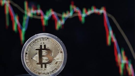 Bitcoin tumbles 7% as Fed fears choke cryptos