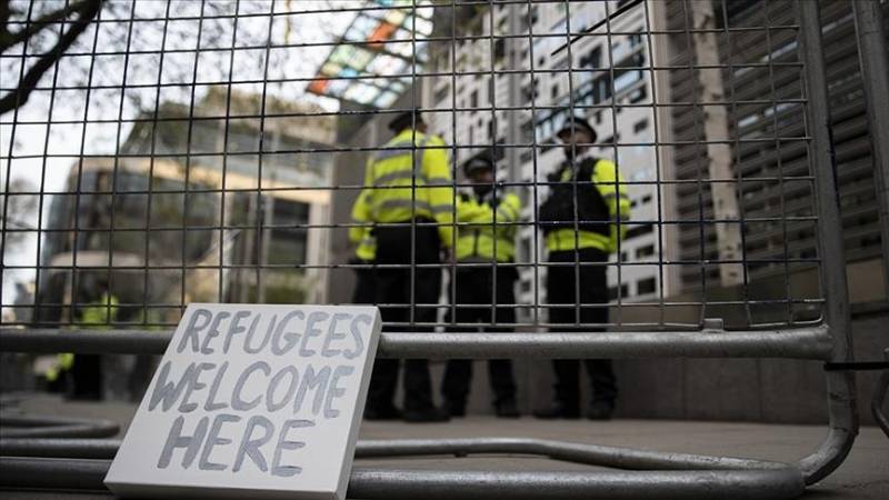 Asylum seekers in UK stage hunger strike over imminent Rwanda deportations: Report