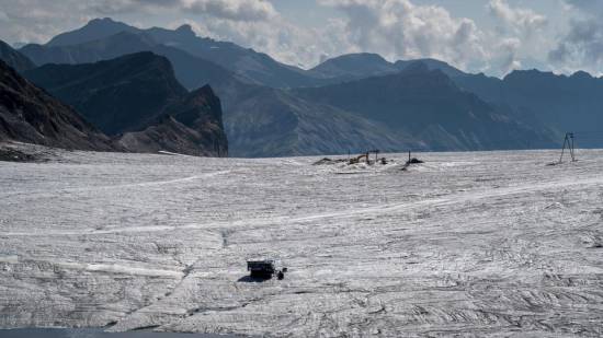 Switzerland&#039;s mountain pass set to lose all ice within weeks