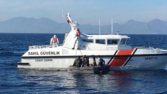 Turkey rescues 12 asylum seekers in southern Aegean