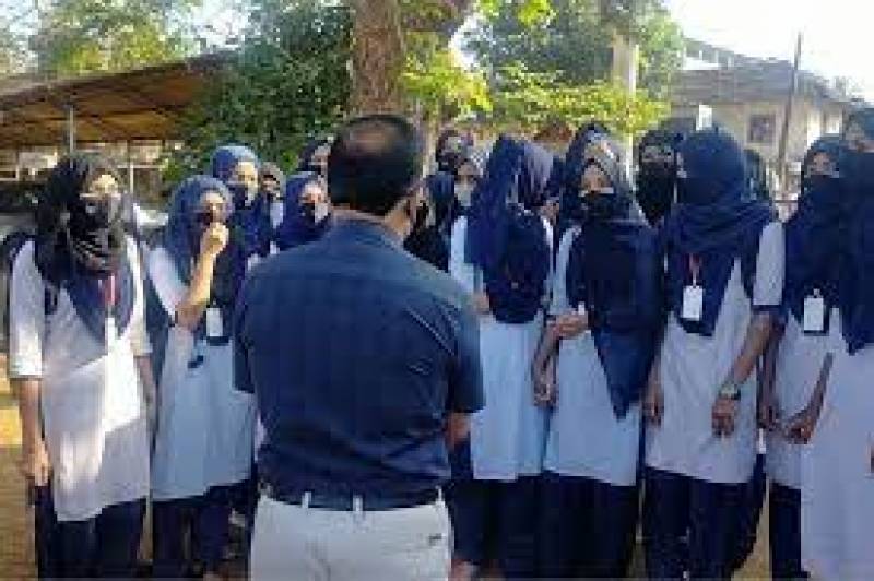 In India, wearing hijab bars some Muslim students from class