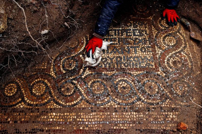 Ancient mosaic, Roman-era monastery found in western Turkey