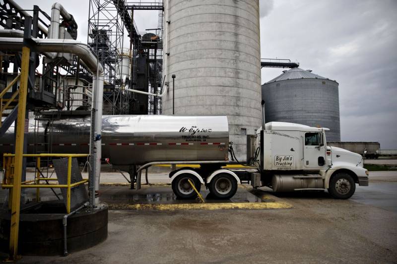 US boosts biofuel quotas as gasoline prices surge